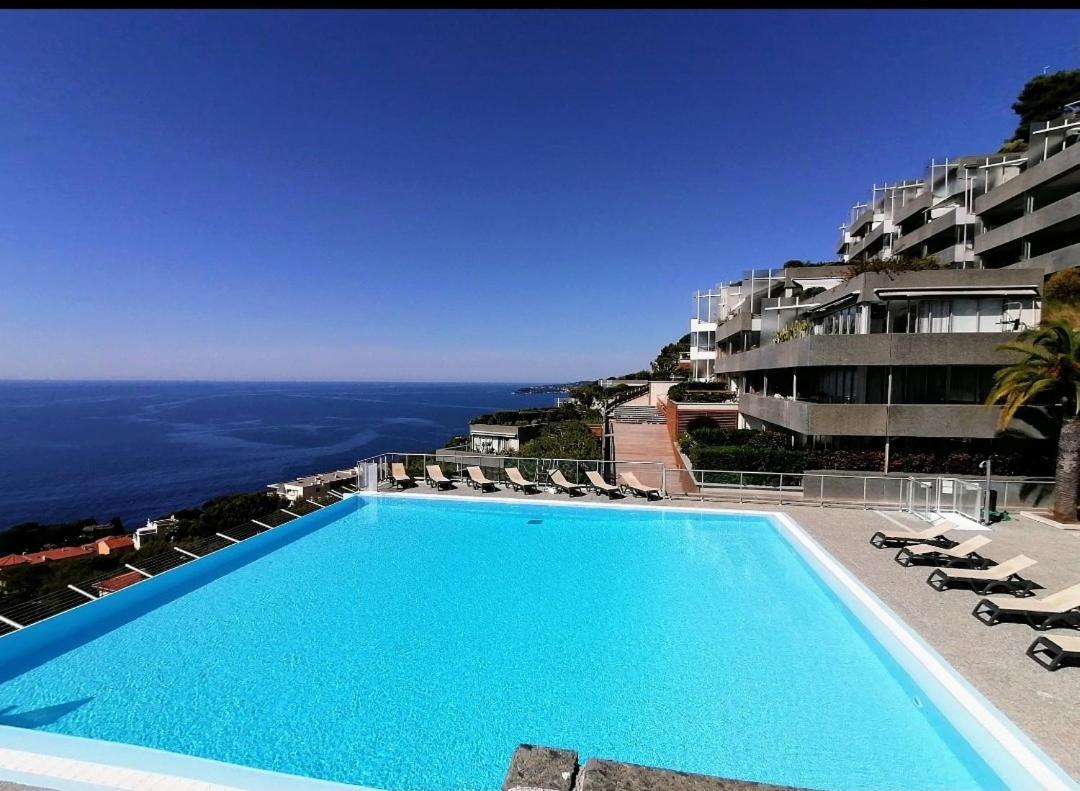 Appartement Loggia Vue Mer Panoramique, Piscine, Parking Cap-d'Ail Eksteriør billede